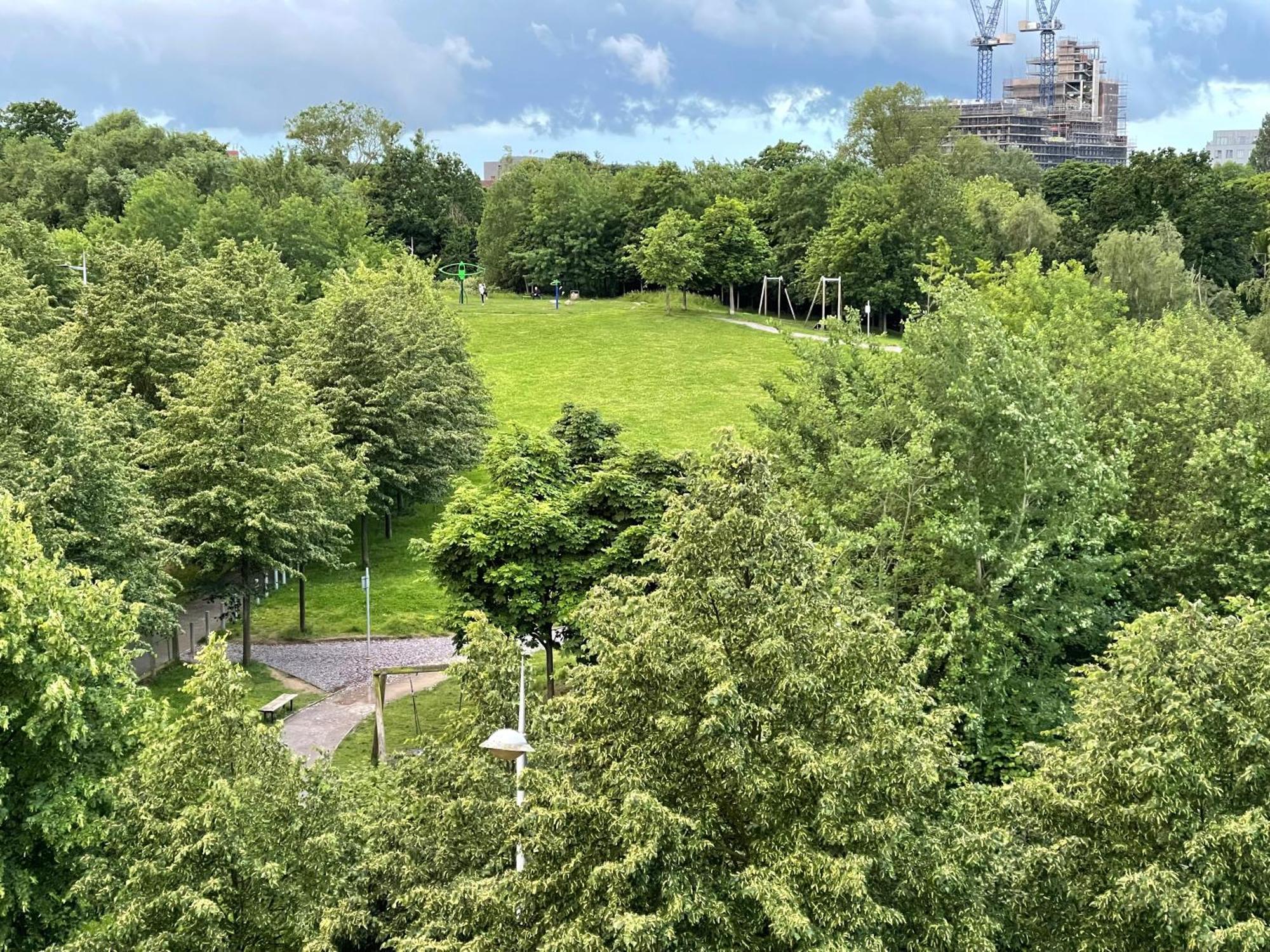 Luxury 2 Bedroom Apartment- Lake View - Free Parking - Wembley Stadium 5Km 런던 외부 사진