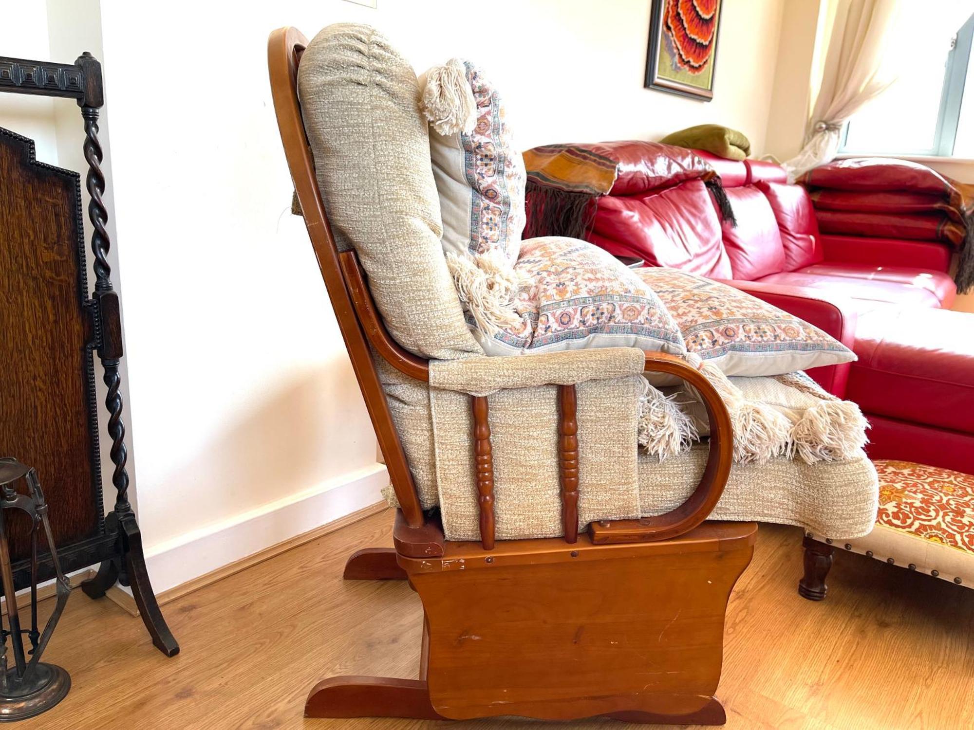 Luxury 2 Bedroom Apartment- Lake View - Free Parking - Wembley Stadium 5Km 런던 외부 사진