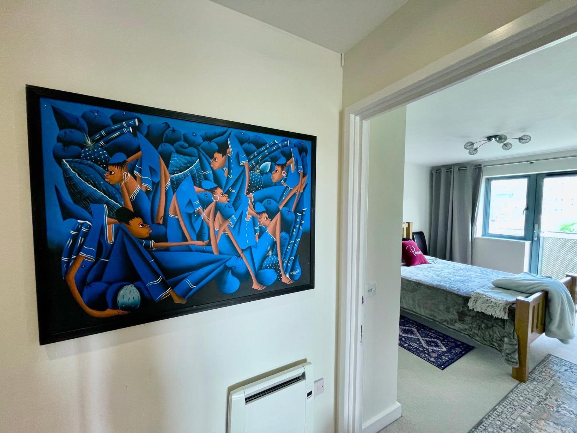 Luxury 2 Bedroom Apartment- Lake View - Free Parking - Wembley Stadium 5Km 런던 외부 사진
